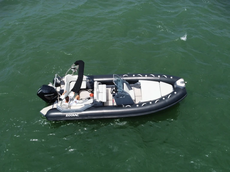 Pronájem Polotuhá loď v Arcachon -Zodiac Medline 6.8