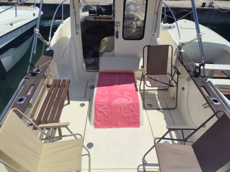 Pronajmout si Quicksilver Arvor 215 AS v Bar