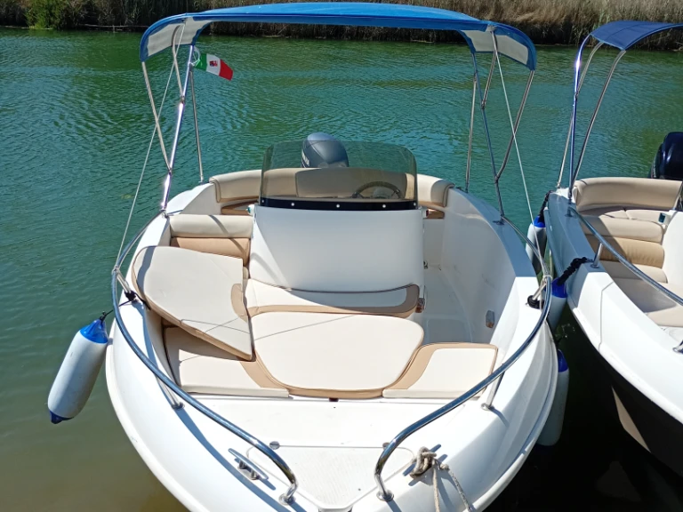 Pronájem lodi Kamarina 505 Open kamarina 505 v Siracusa na Samboatu