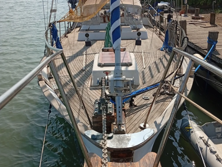 Pronájem jachty v Ponza -Schooner Staysail na Samboatu