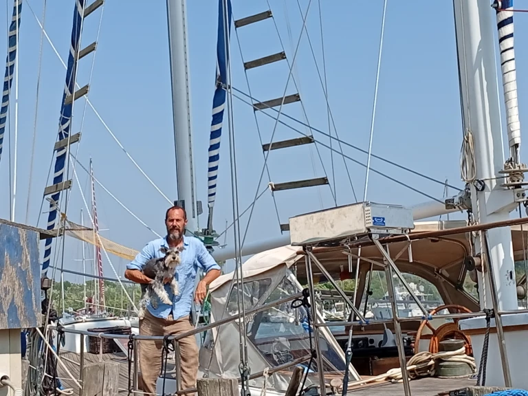 Pronajmout si Schooner Staysail v Ponza