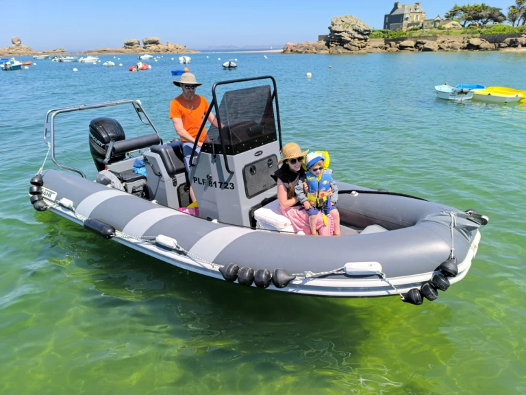 Pronájem Polotuhá loď v Trégastel -Valiant Valiant 580 Comfort
