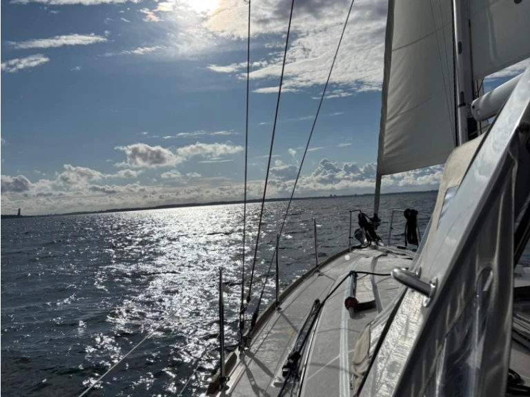 Bénéteau Oceanis 38.1 jednotlivci a charterové společnosti v Heiligenhafen
