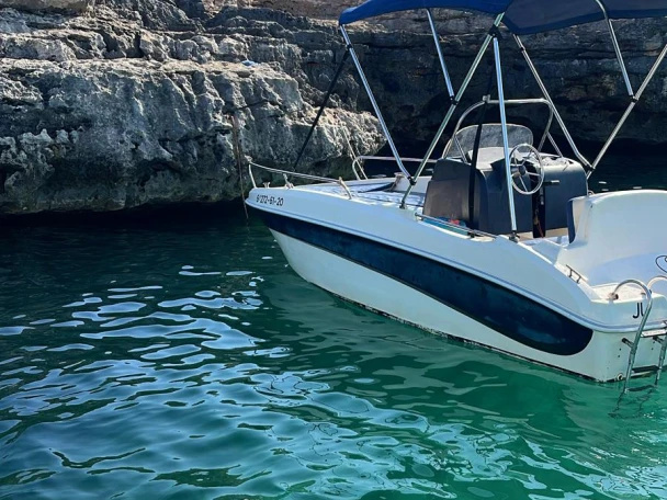 Pronájem lodi Ciutadella de Menorca lákavé ceny Remus 450 open