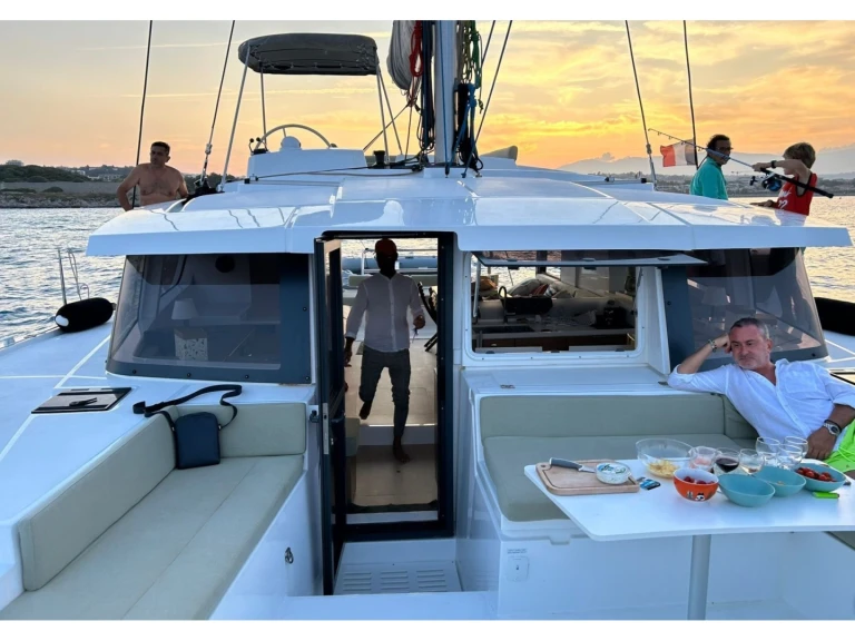 Pronájem lodi Bali Bali 4.2 v Cannes na Samboatu