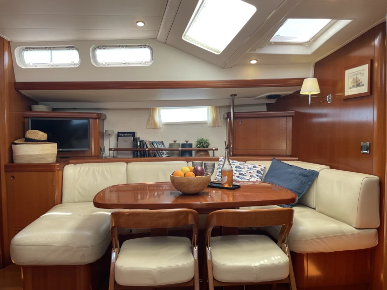 Bénéteau Beneteau 57 (Owner Version) jednotlivci a charterové společnosti v Sithonia