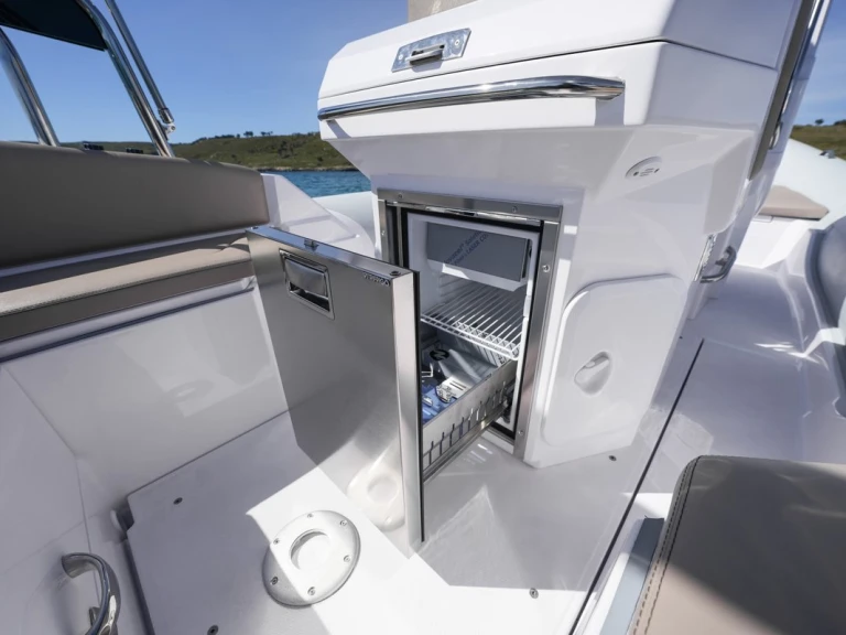 Pronájem lodi Pula lákavé ceny Italboats Predator 700