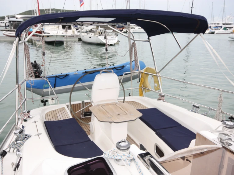 Pronájem jachty v Mai Khao -Bavaria Cruiser 34 na Samboatu