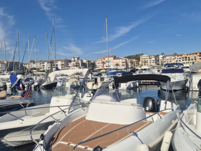 Pronájem lodi Bénéteau Flyer 5.5 SUNdeck v Six-Fours-les-Plages na Samboatu