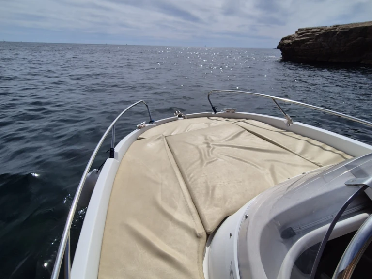 Bénéteau Flyer 5.5 SUNdeck jednotlivci a charterové společnosti v Six-Fours-les-Plages