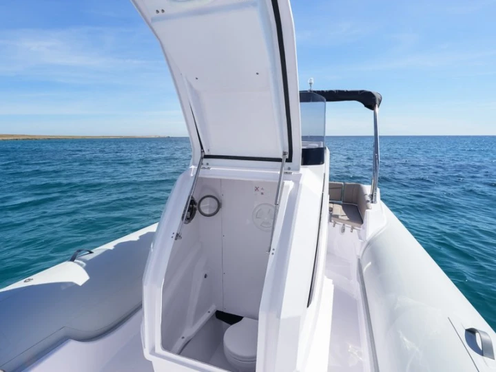 Pronajmout si  Italboats Predator 700 v Pula