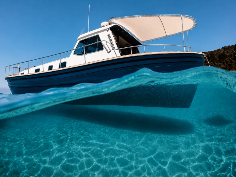 Pronájem lodi Menorquin MYABCA 32 v Cala Galdana na Samboatu