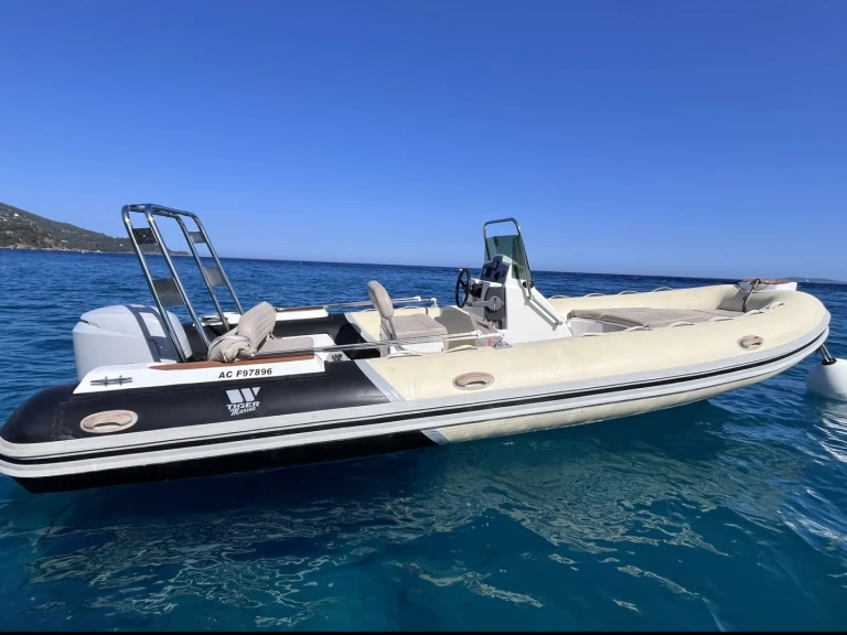Pronajmout si Tiger 620 pro Line  v Le Lavandou