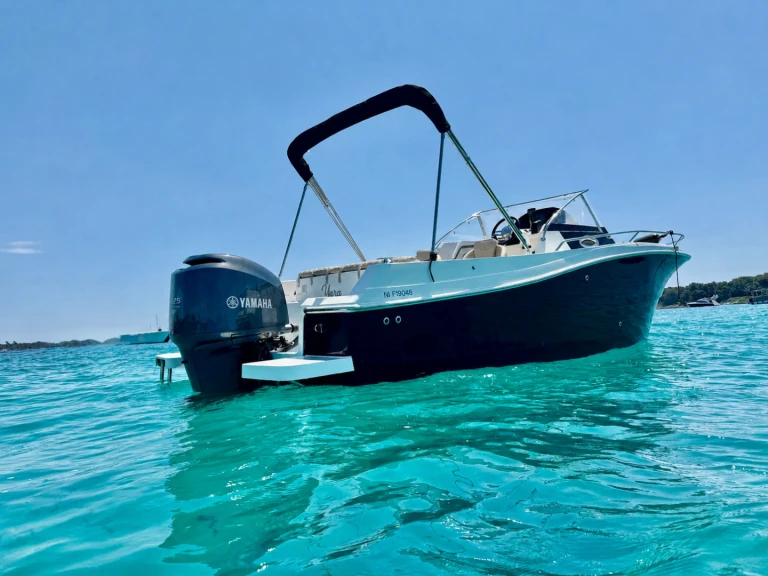 Pronájem Motorová loď v Mandelieu-la-Napoule -Pacific Craft Pacific Craft 730 SC