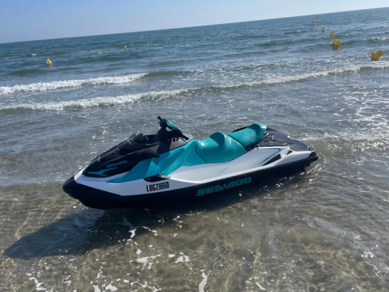 Pronájem Vodní skútr Sea-Doo s licencí