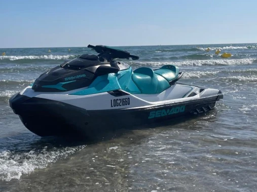 Sea-Doo GTX  jednotlivci a charterové společnosti v Le Grau-du-Roi