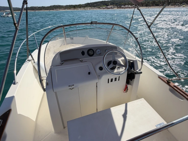 Pronájem lodi Jeanneau Cap Camarat 545 v Les Issambres na Samboatu