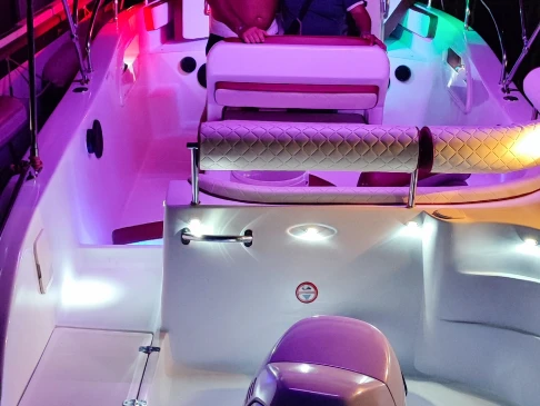 Blumax 21,5 jednotlivci a charterové společnosti v Palermo