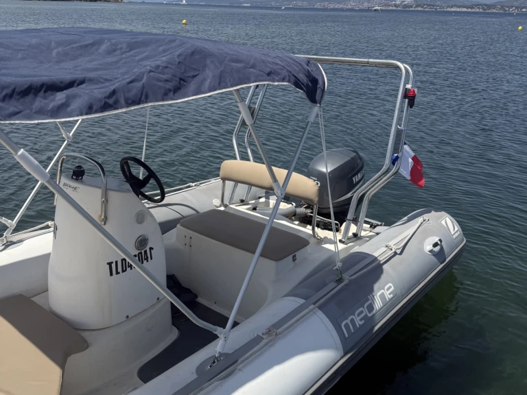 Pronajmout si Zodiac Medline 500 v Le Brusc
