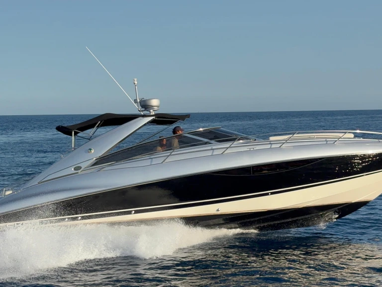 Pronájem Motorová loď Sunseeker s licencí