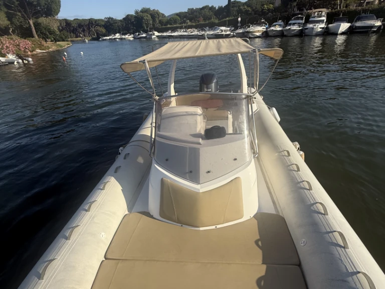 Pronájem lodi Capelli Tempest 850 WA v Mandelieu-la-Napoule na Samboatu