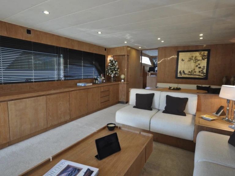 Cantieri Di Pisa Akir 22 S jednotlivci a charterové společnosti v Monaco-Ville