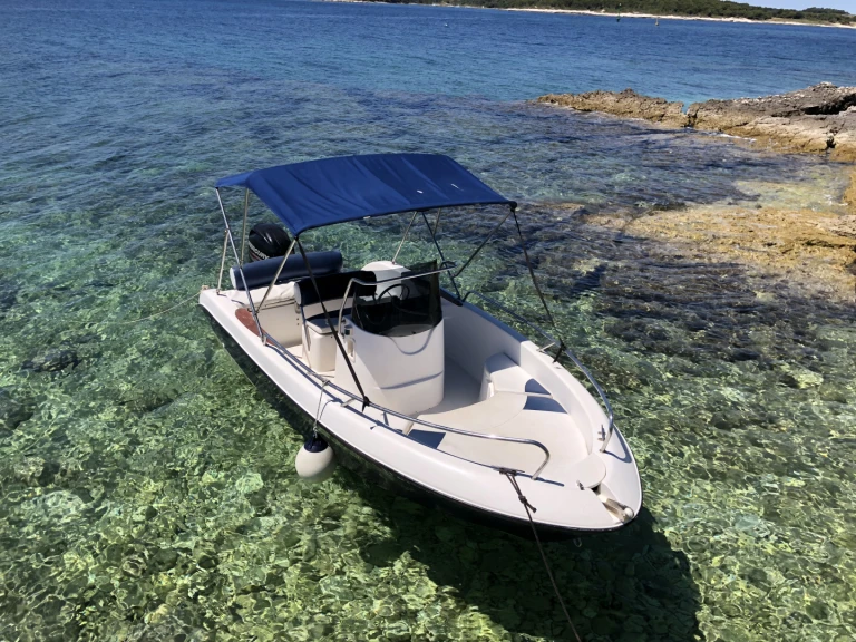 Pronájem lodi Fisher Fisher 17 v Medulin na Samboatu