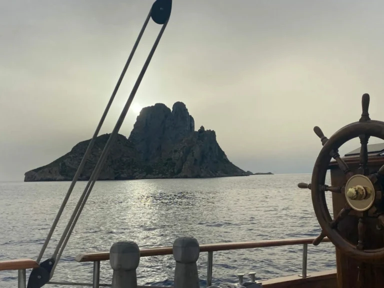 Pronájem lodi Ibiza Town lákavé ceny GOLETTA 