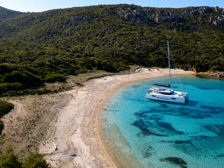 Pronájem lodi Fountaine Pajot Astrea 42 v Propriano na Samboatu