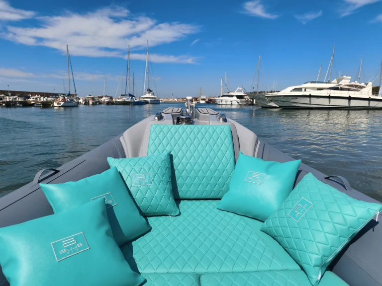 bluerib Miami23 jednotlivci a charterové společnosti v Chiavari