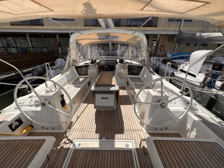 Pronájem lodi Empuriabrava lákavé ceny Oceanis 41.1