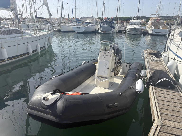 Pronájem Polotuhá loď v Le Cap d'Agde -Zodiac Pro 500