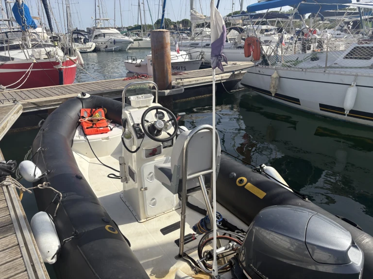 Pronájem lodi Zodiac Pro 500 v Le Cap d'Agde na Samboatu