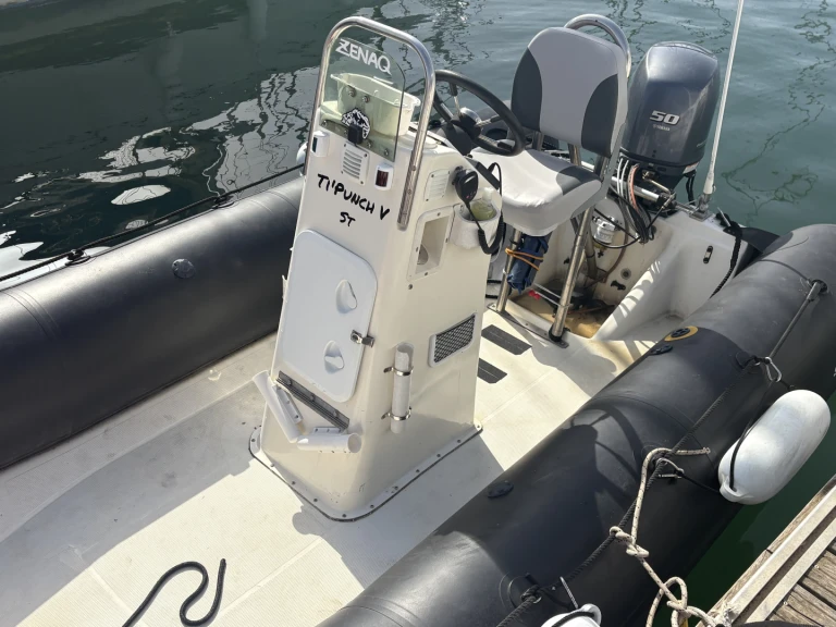 Pronajmout Polotuhá loď se skipperem či ne Zodiac v Le Cap d'Agde