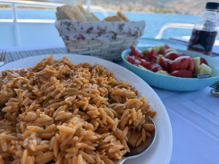 Pronájem Motorová loď v Pórto Ráfti -Traditional Greek 