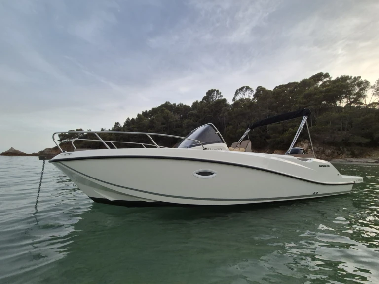 Pronajmout Motorová loď se skipperem či ne Quicksilver v La Londe-les-Maures