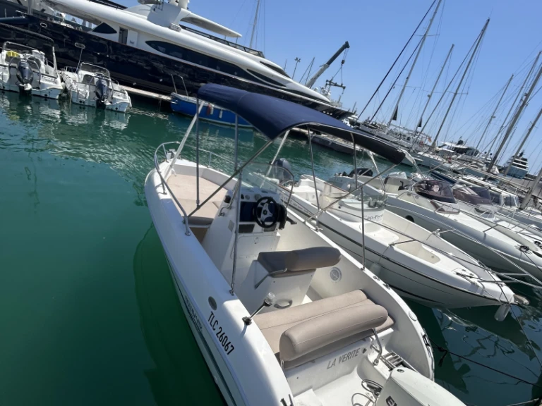 Aquamar Aquamar 17 jednotlivci a charterové společnosti v Antibes