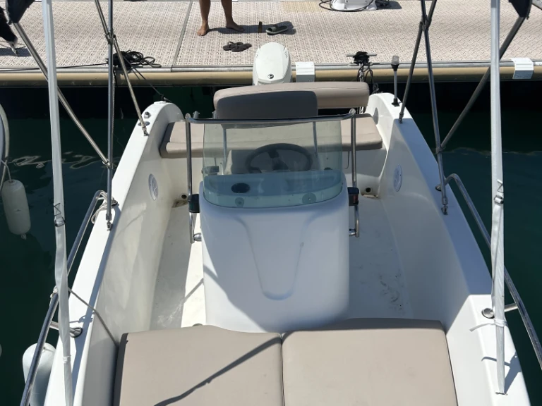 Pronájem lodi Antibes lákavé ceny Aquamar 17