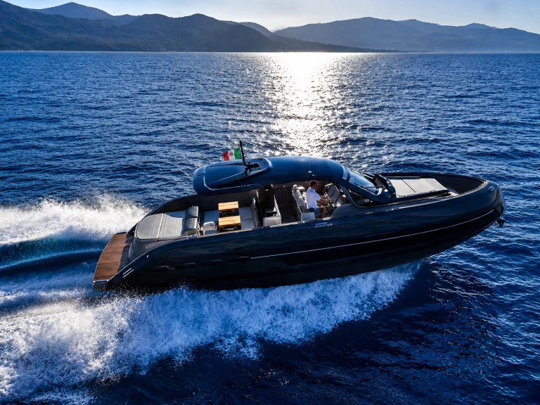 Pronájem lodi Invictus  TT 460 v Saint Raphael na Samboatu