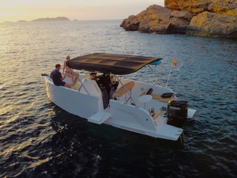 Pronájem Motorová loď v Sant Antoni de Portmany -X-Yachts X6