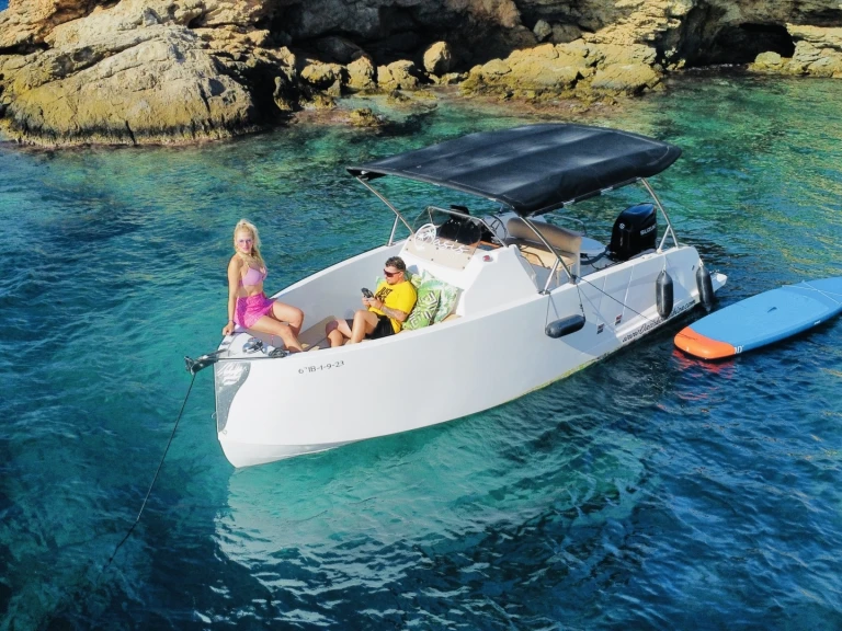 Pronájem Motorová loď X-Yachts s licencí