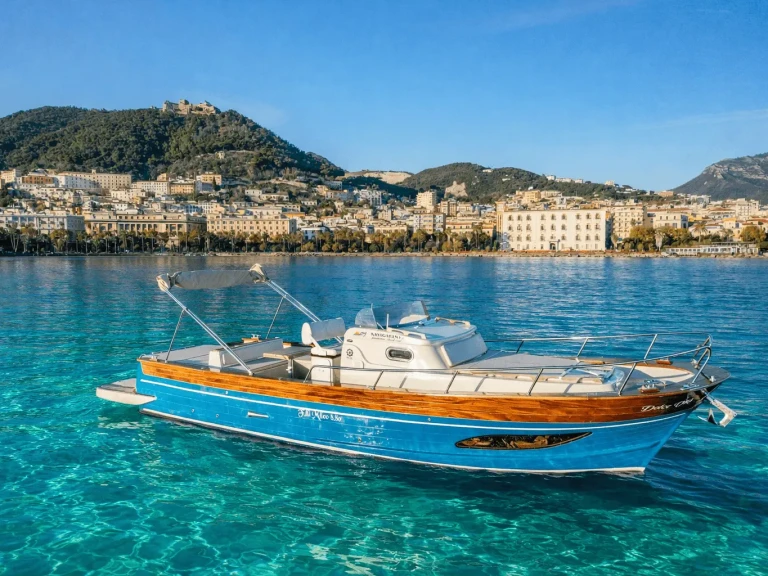 Pronájem lodi Fratelli di Micco Gozzo Campano Sport Cruiser v Salerno na Samboatu