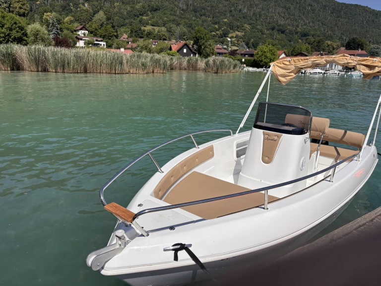 Pronájem lodi Aquabat Sport Line 17 v Annecy na Samboatu