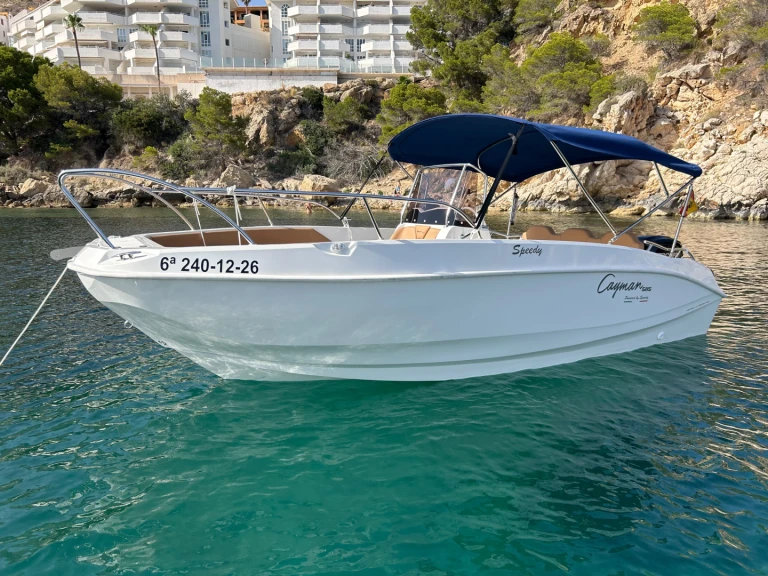 Motor yacht Caymam 585 jednotlivci a charterové společnosti v Marina Greenwich