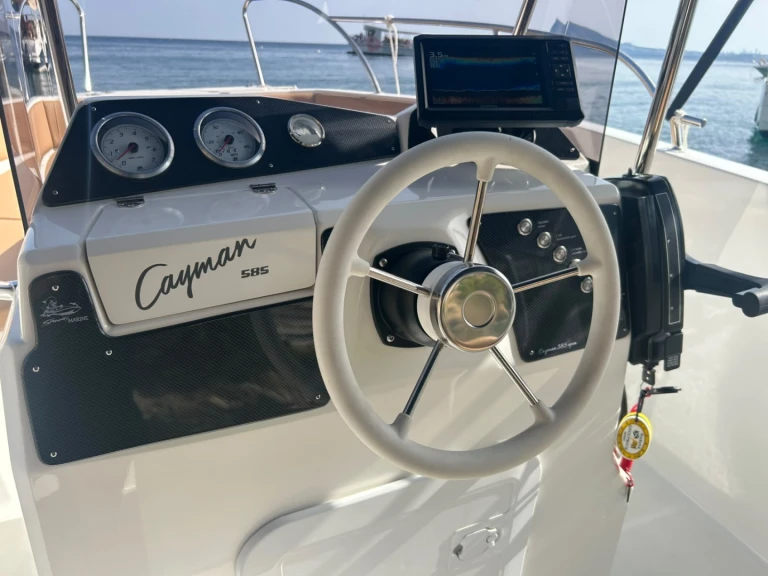 Pronájem jachty v Marina Greenwich -Motor yacht Caymam 585 na Samboatu