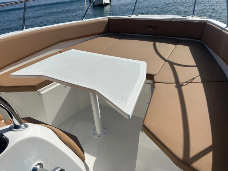 Pronájem lodi Motor yacht Caymam 585 v Marina Greenwich na Samboatu