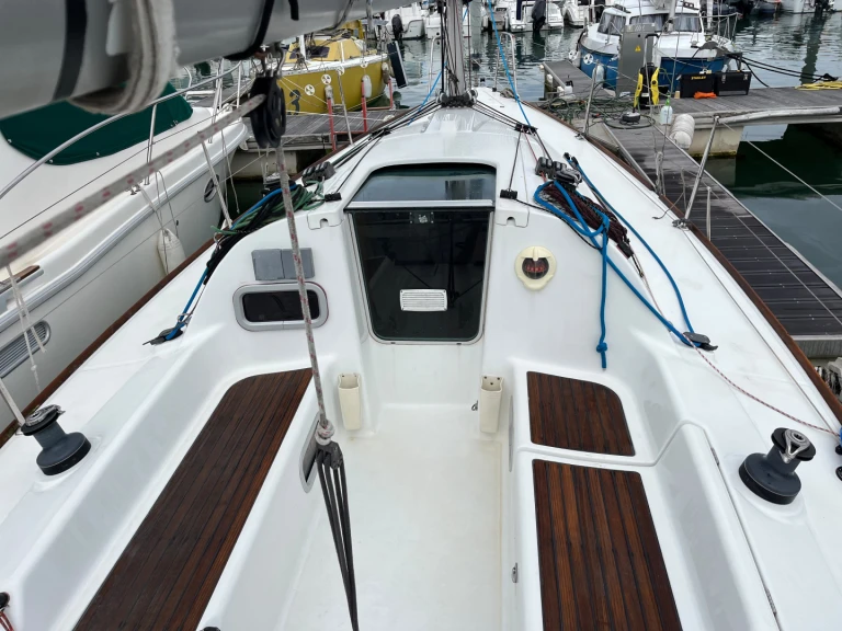 Pronájem lodi Les Sables-d'Olonne lákavé ceny First 27.7
