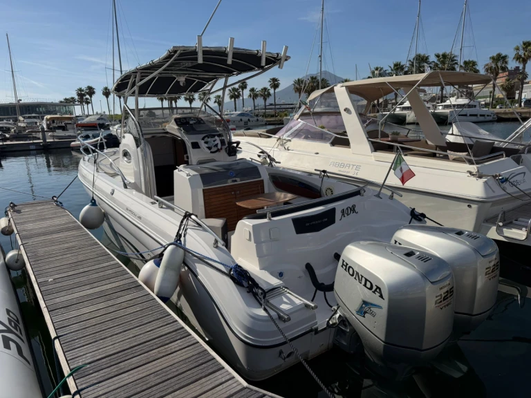 Pronájem Motorová loď v Castellammare di Stabia -Ranieri Shadow 28