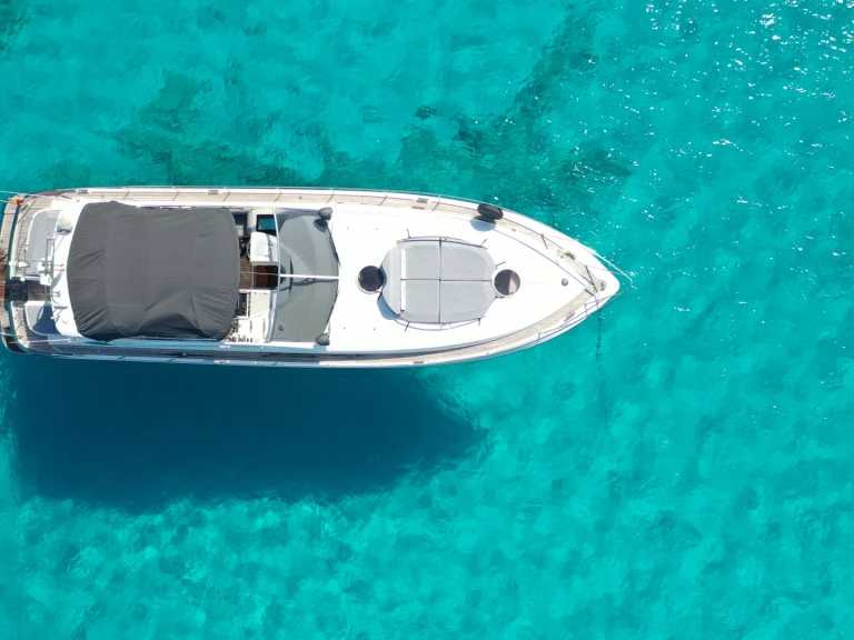 Pronájem Motorová loď Fairline s licencí