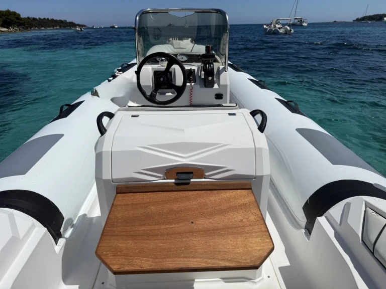 Pronájem lodi Ranieri Cayman 21 Sport v Mandelieu-la-Napoule na Samboatu